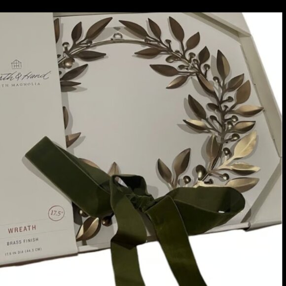 Hearth & Hand with Magnolia 18" Decorative Brass Leaf Bow Wreath Christmas NWT - Picture 5 of 5